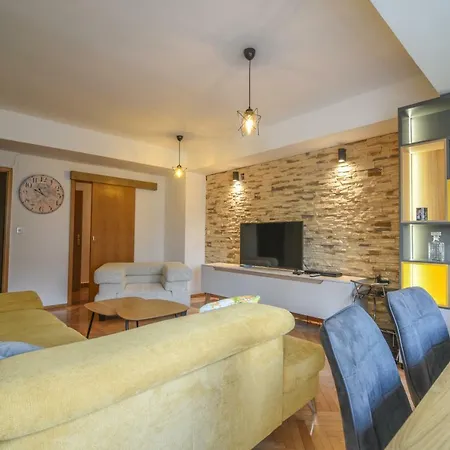 Cozy Modern Appartamento